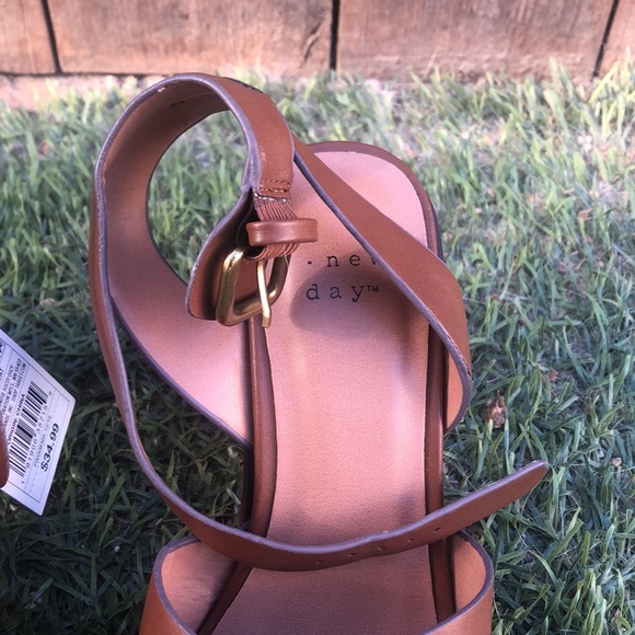 Chunky heel sandals - Picture 3 of 6